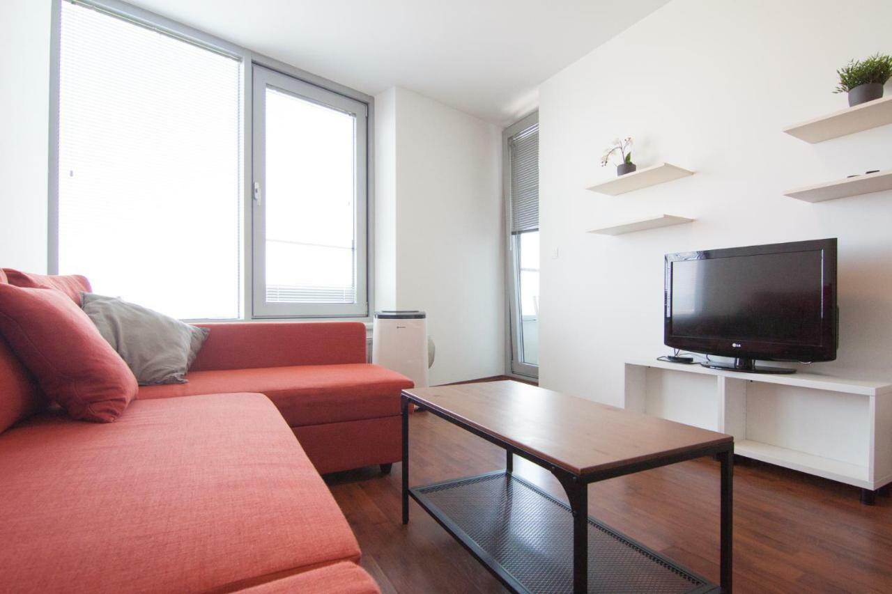 Juls Apartment Next To Football And Hockey Stadium Bratislava Buitenkant foto